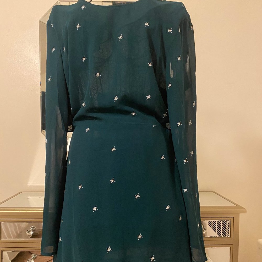 Green Long Sleeve Backless Dress with Embroidered Sparkles